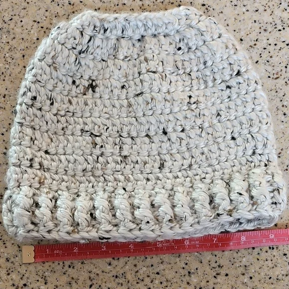 Hand Knit Yarn Crochet Winter Hat with Ponytail Hole - Picture 1 of 8
